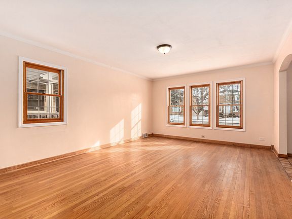 4th image of 1912 N 76th Ct