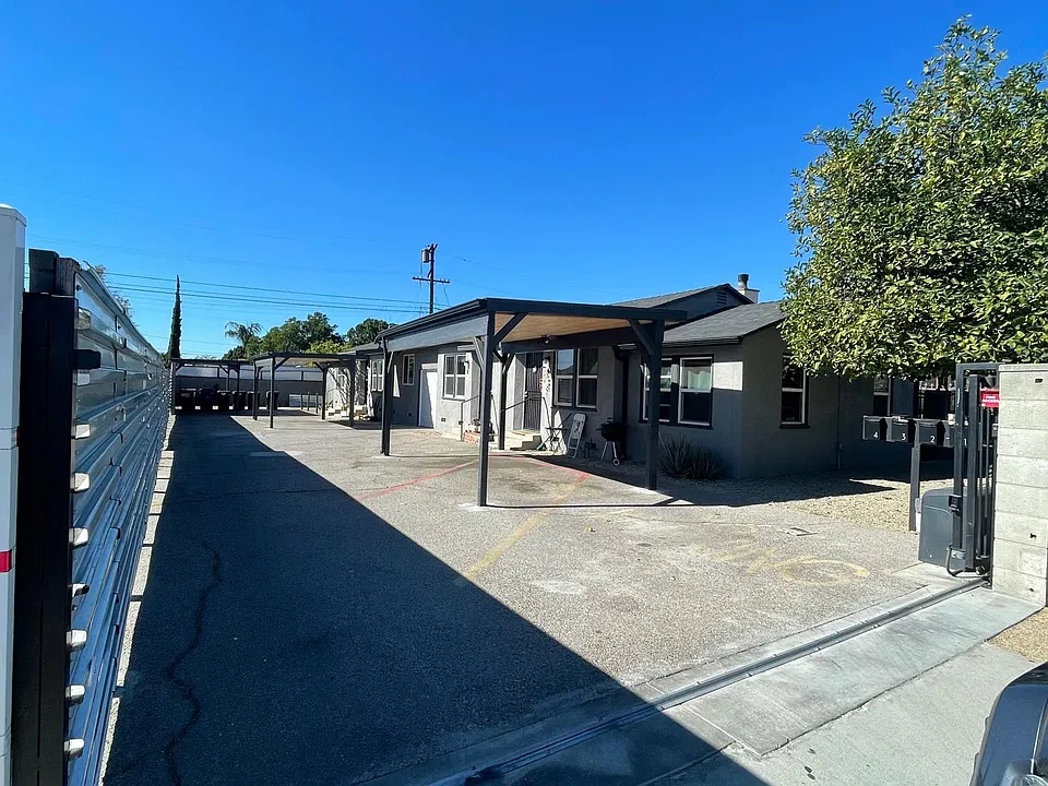 10461 Ilex Ave #4