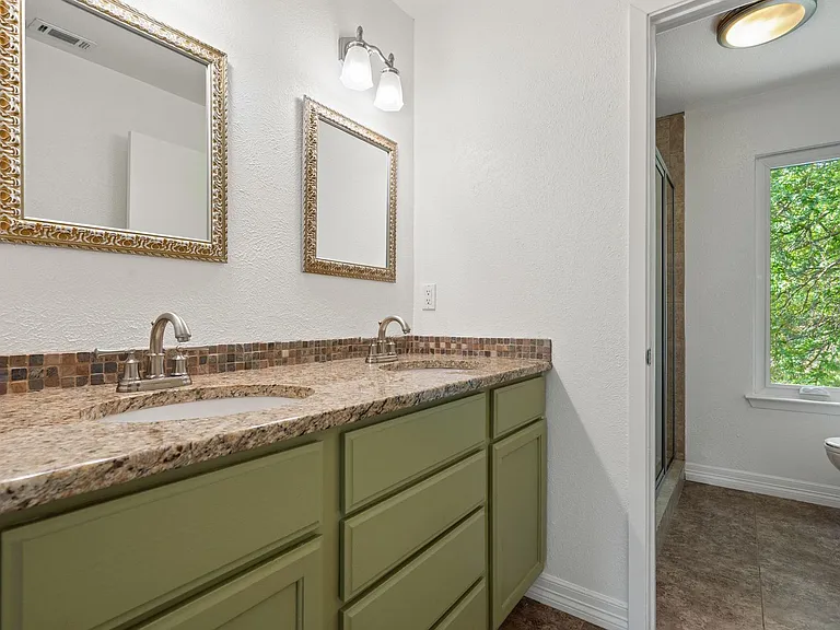 11811 Carshalton Dr — Photo 29