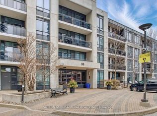 95 N Park Rd #204, Vaughan, ON L4J 0J1