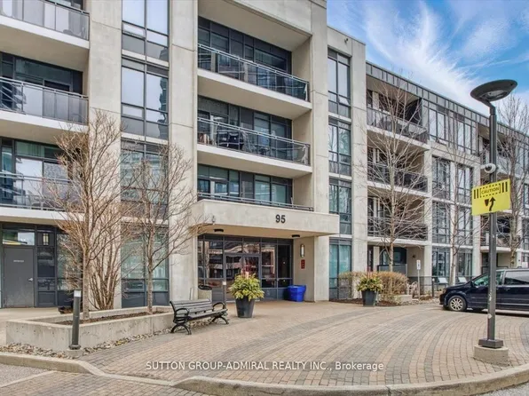 95 N Park Rd #204, Vaughan, ON L4J 0J1