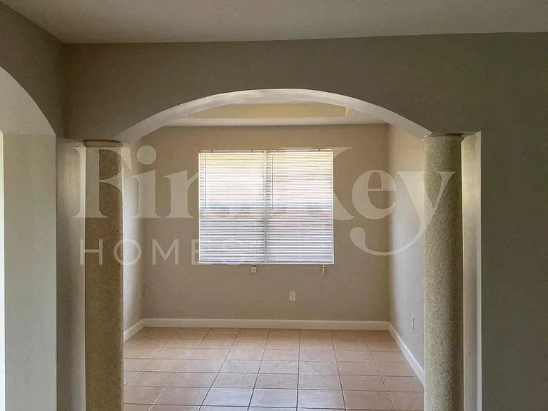 10773 SW 245th St — Photo 3