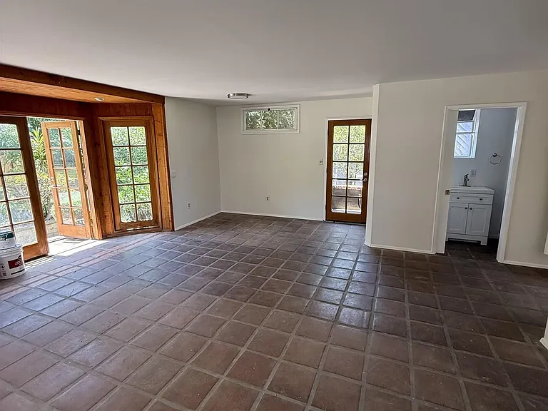 950 Stratford Ct — Photo 13