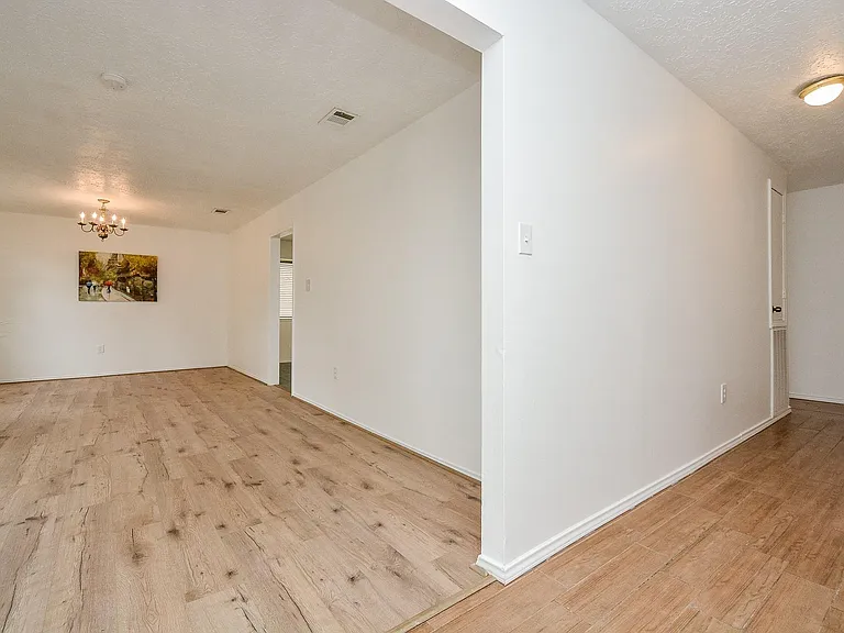 3315 Honey Creek Dr — Photo 3