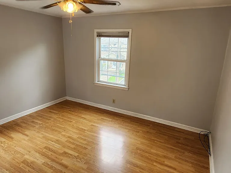 512 Rosewood Ter #2 — Photo 3