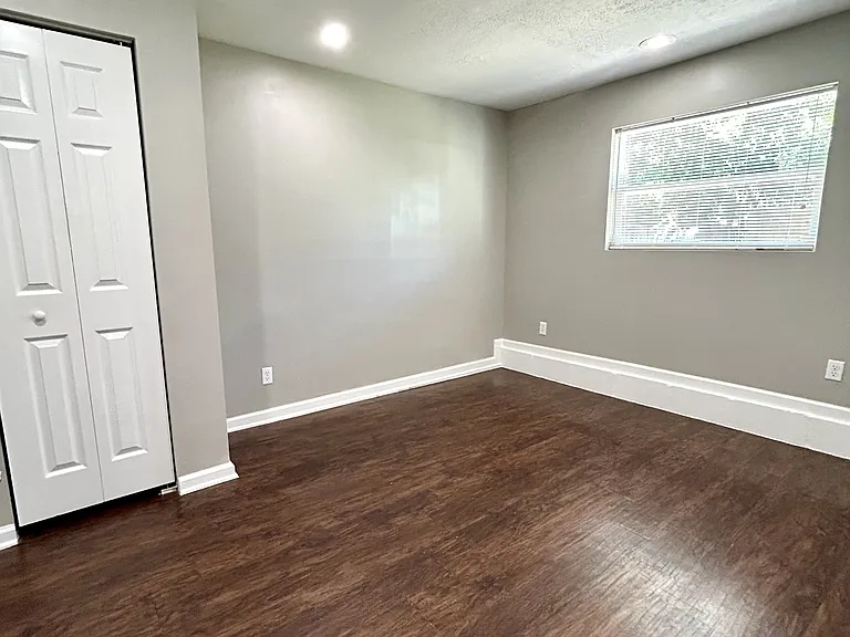 6724 Zircon Dr — Photo 9