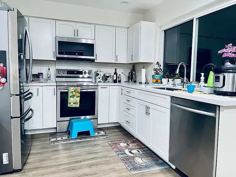 Hastings Dr — Photo 16