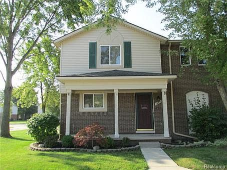 1st image of 1982 E Franklin Dr #82
