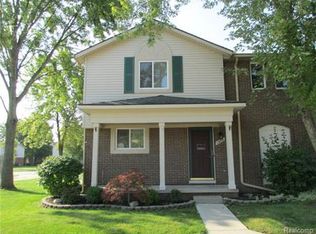 1982 E Franklin Dr #82, Canton, MI 48187