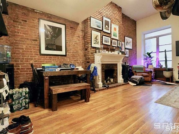 2nd image of 126 W 74th St APT 1B