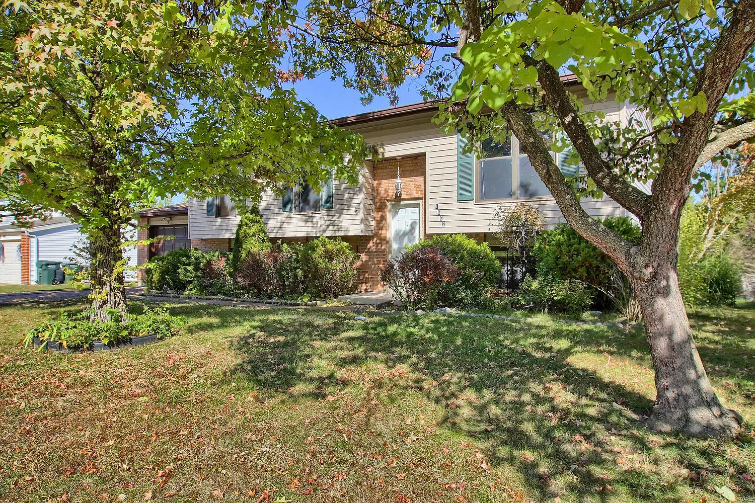 1862 Maple Ln photo 1