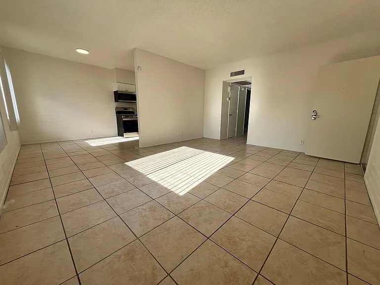 Catalina View Apartments — Photo 77
