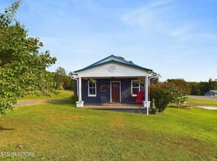 110 Rosser St, Harriman, TN 37748
