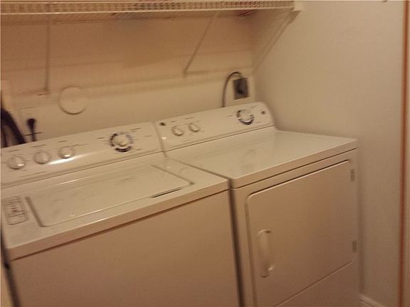 3rd image of 5586 NW 90th Ter