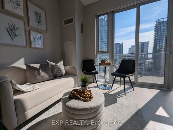 25 Cole St #917, Toronto, ON M5A 4M3