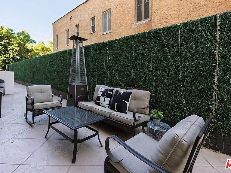 155 N Hamilton Dr #102 — Photo 36