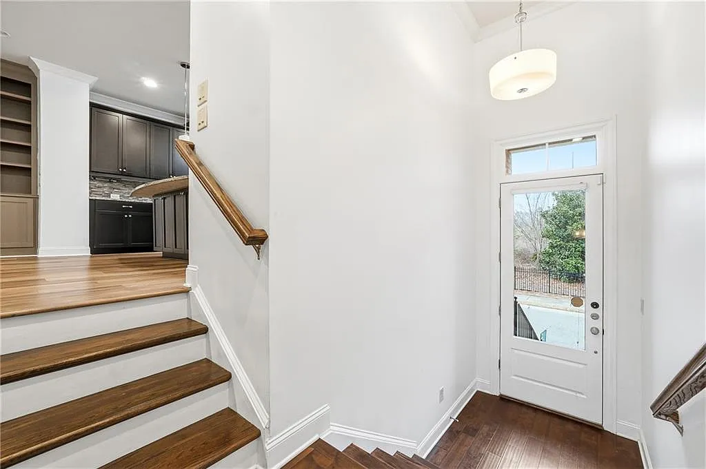 Building Photo - 7809 Laurel Crest Dr