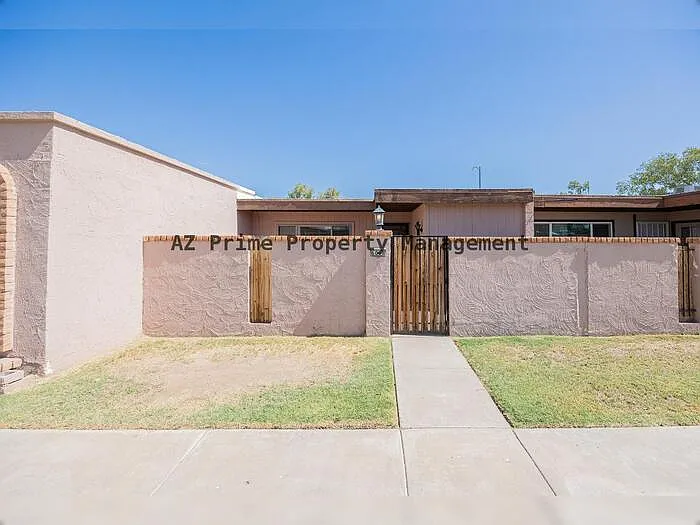 6008 W Augusta Ave — Photo 2