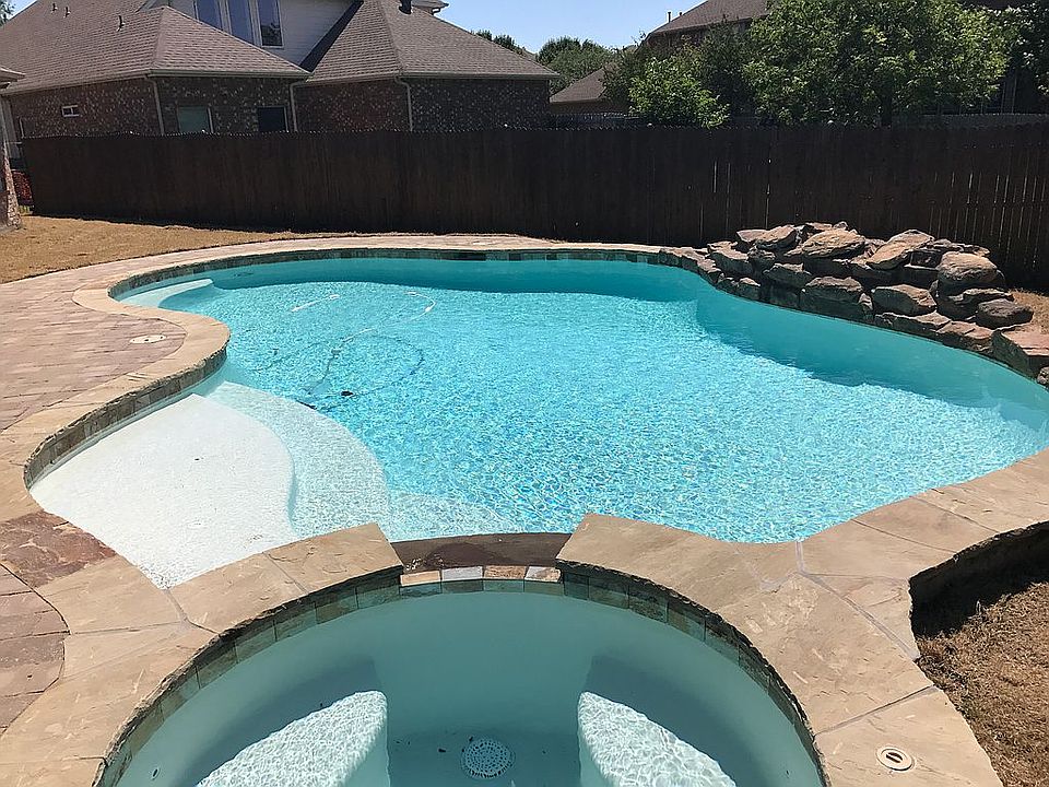 1st image of 520 Charrington Dr