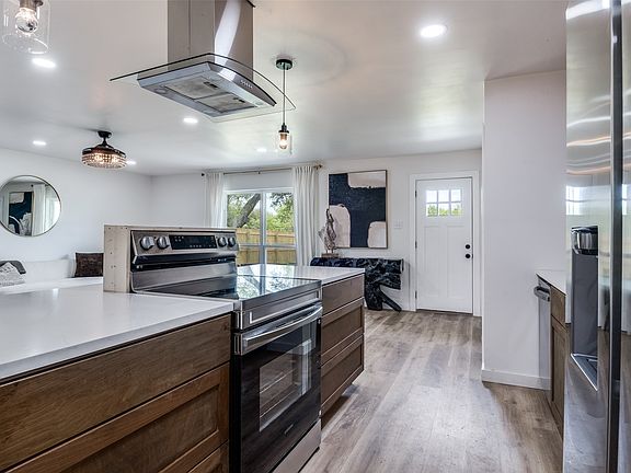 5th image of 5625 Ridgecove Dr