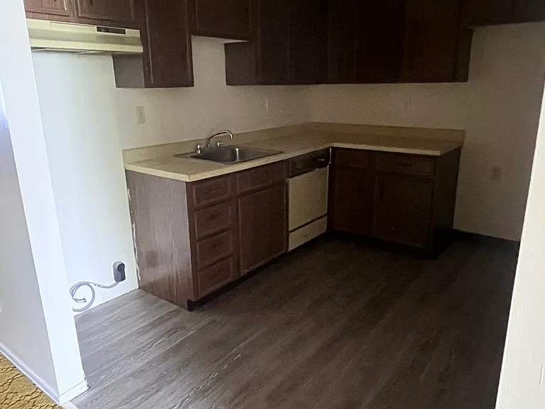 613 Hawthorne St #202 — Photo 3