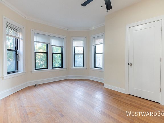 5th image of 2054 W Arthur Ave #1E