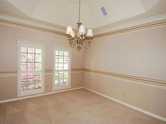5th image of 3218 Plaza Pines Dr