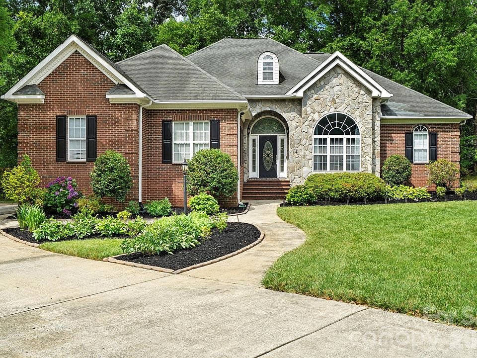 1st image of 3003 Rochester Ct