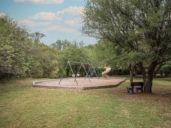 3rd image of 302 Saint Veran Park