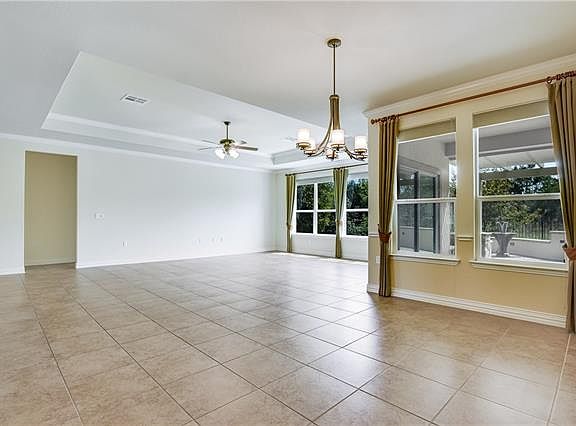 3rd image of 205 Pipe Creek Ln