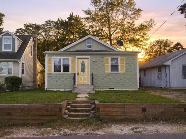 1629 Farragut Ave, Toms River, NJ 08753