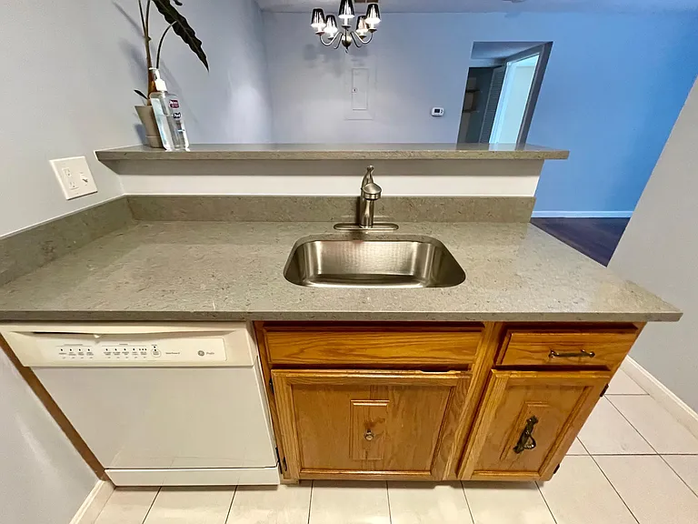 6 Squire Ct #2 — Photo 8