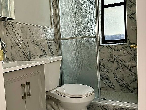 5th image of 501 W 122nd St APT B2