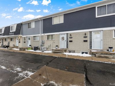 15846 W Eleven Mile Rd #27, Southfield, MI, 48076