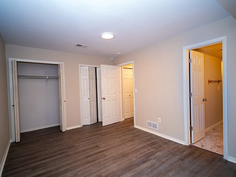 2829 Springdale Ln — Photo 9