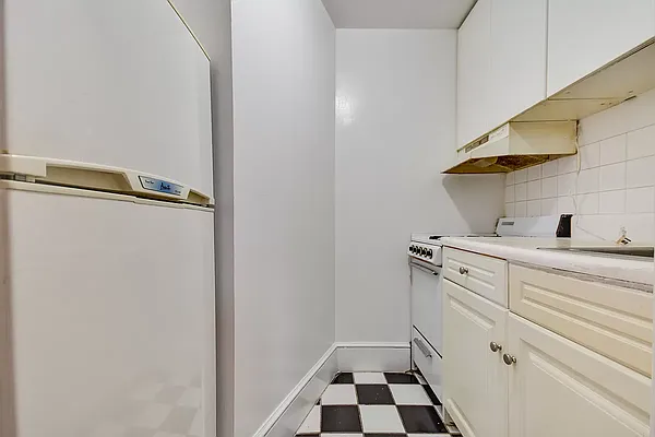 Rented by Compass | media 9