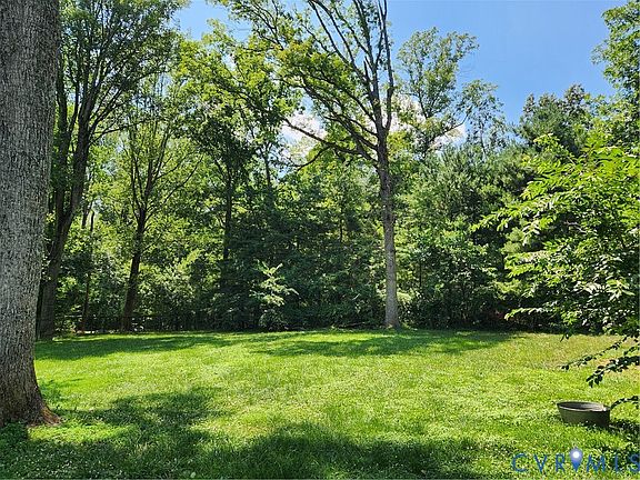 3rd image of 816 N Lakeshore Dr