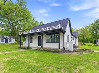 1106 College Hill St, Pleasant Hill, MO 64080