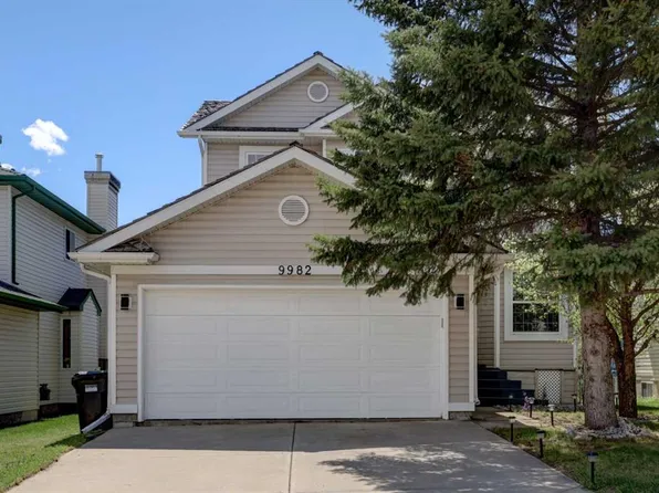 9982 N Hidden Valley Dr NW, Calgary, AB T3A 5G6