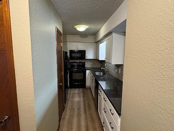 5th image of 1414 Martway Cir APT A