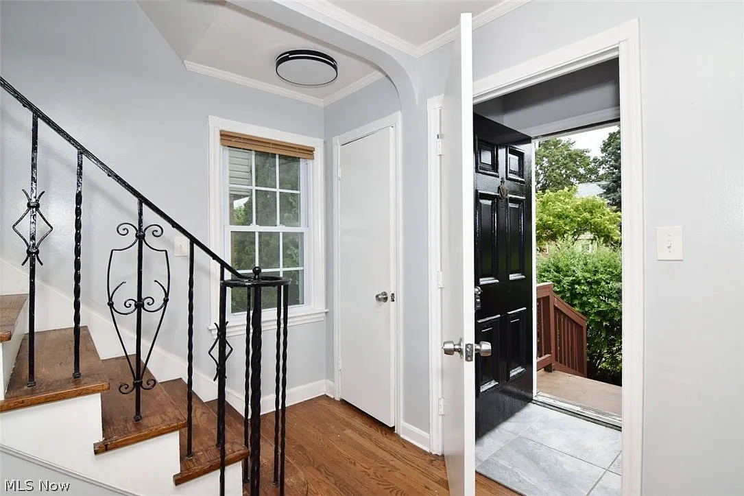 3 bed, 1.5 bath, 2438 sqft, $2,700 — Photo 3