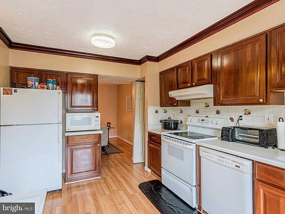 3rd image of 6106 Hoskins Hollow Cir