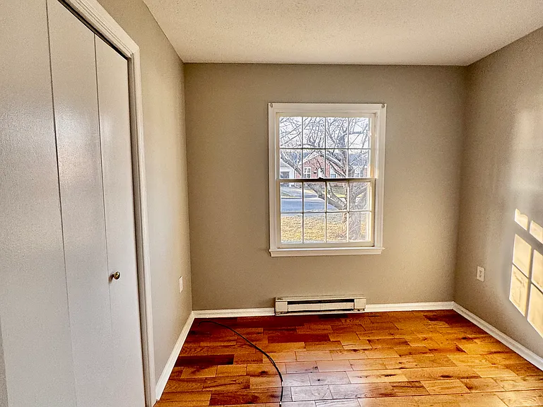 1112 Opequon Ave — Photo 5
