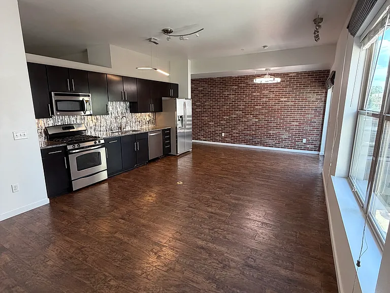 204 Maple St #202 — Photo 23