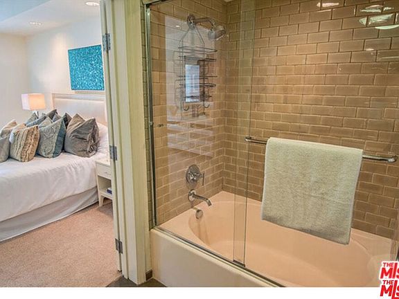 2nd image of 4170 Fair Ave Penthouse 1