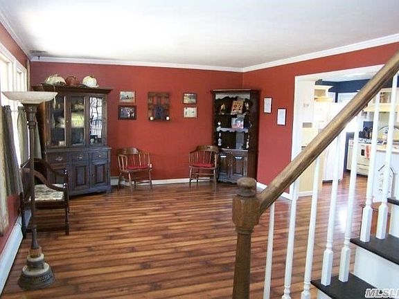 3rd image of 10 Creekside Dr