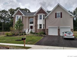 10 Christopher Dr, Howell, NJ 07731