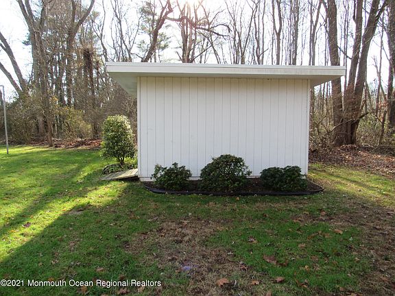 4th image of 7 Pine Dr