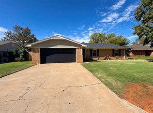 211 Magnolia Ave, Elk City, OK 73644