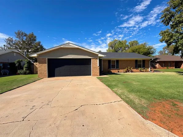 211 Magnolia Ave, Elk City, OK 73644